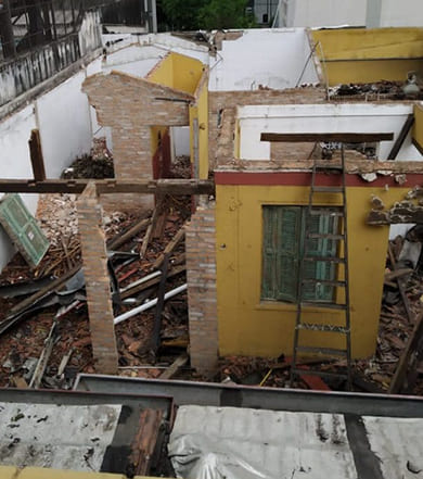 DEMOLIÇÃO DE CASAS