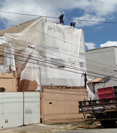 demolição mecânica